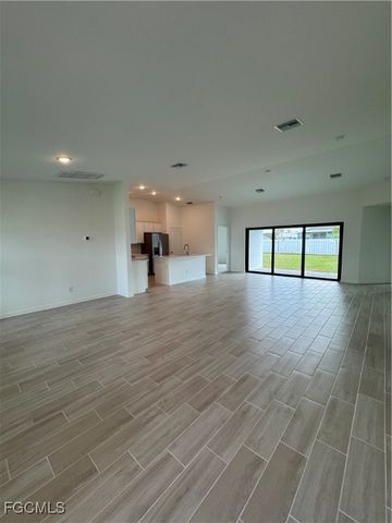 420 NW 4th TER, Cape Coral, FL 33993