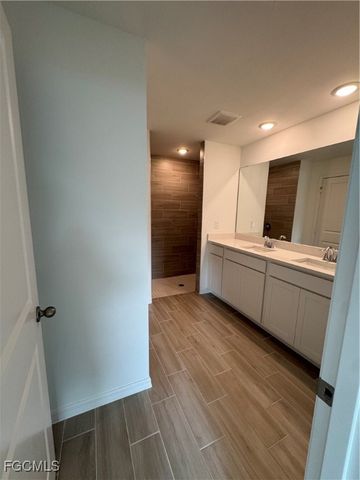 420 NW 4th TER, Cape Coral, FL 33993