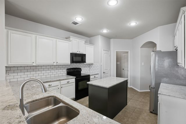 125 Meadow Crest Drive, Princeton, TX 75407