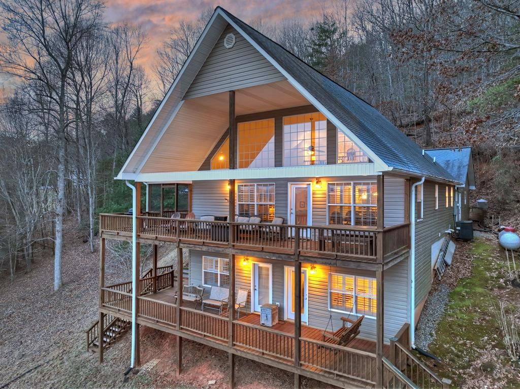 156 Brer Fox Ridge Road, Hiawassee, GA 30546