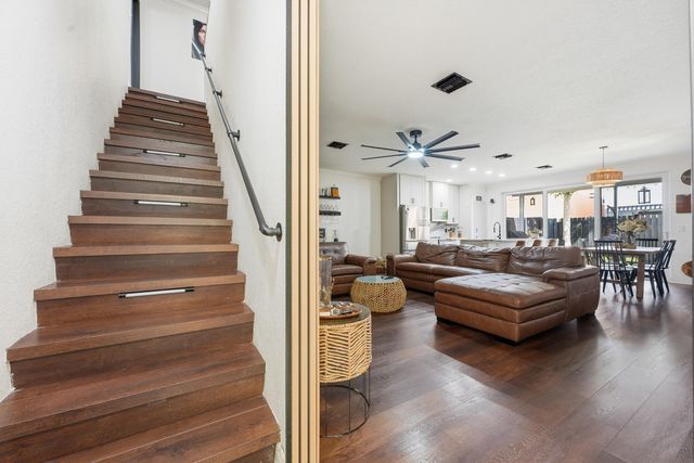 3221 Johns Place, Palm Springs, FL 33461