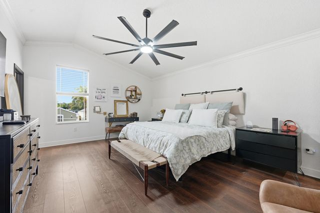 3221 Johns Place, Palm Springs, FL 33461