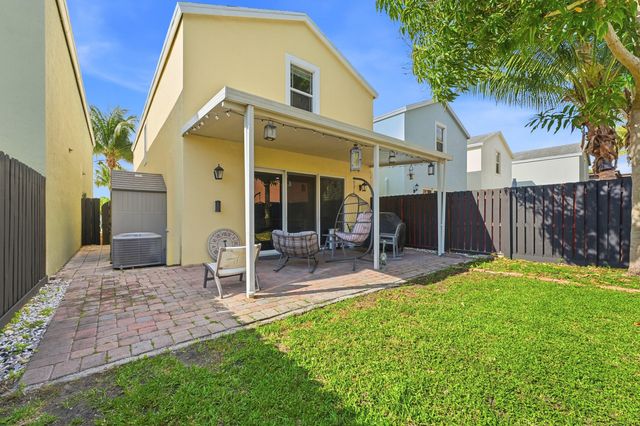 3221 Johns Place, Palm Springs, FL 33461