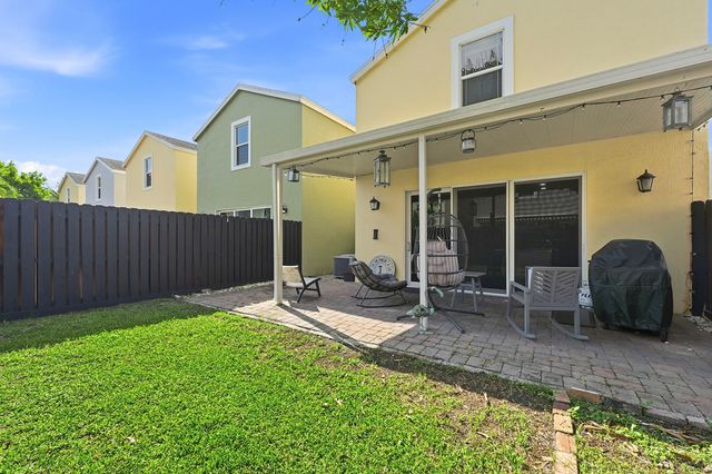 3221 Johns Place, Palm Springs, FL 33461