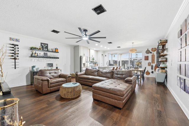 3221 Johns Place, Palm Springs, FL 33461