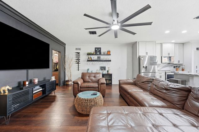 3221 Johns Place, Palm Springs, FL 33461