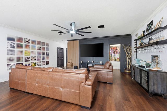 3221 Johns Place, Palm Springs, FL 33461