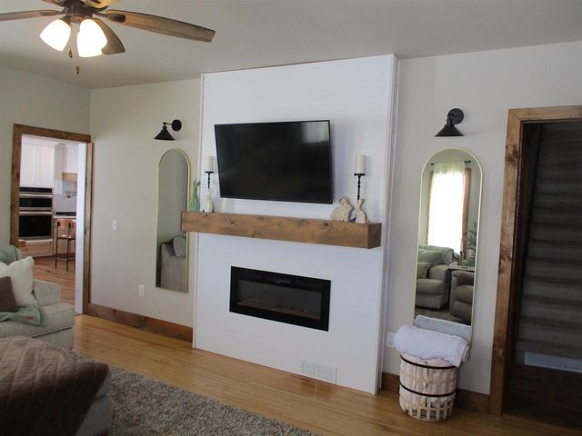 E10056 County C Road, North Freedom, WI 53951