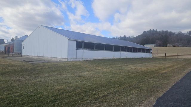 E10056 County C Road, North Freedom, WI 53951