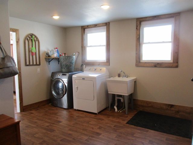 E10056 County C Road, North Freedom, WI 53951