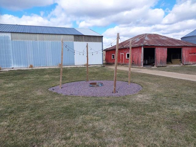 E10056 County C Road, North Freedom, WI 53951