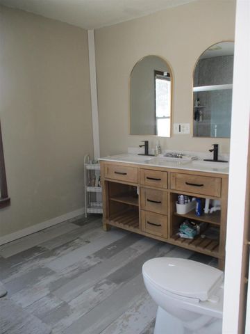 E10056 County C Road, North Freedom, WI 53951