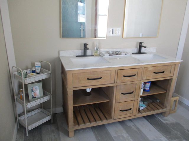 E10056 County C Road, North Freedom, WI 53951