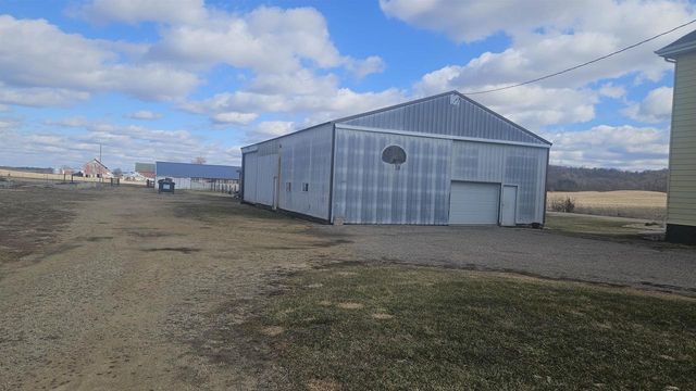 E10056 County C Road, North Freedom, WI 53951