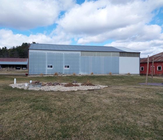 E10056 County C Road, North Freedom, WI 53951