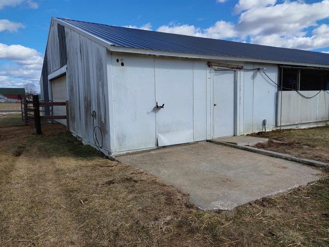 E10056 County C Road, North Freedom, WI 53951