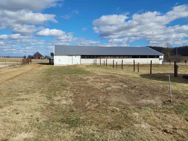 E10056 County C Road, North Freedom, WI 53951