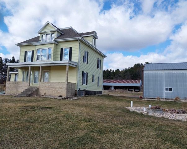 E10056 County C Road, North Freedom, WI 53951