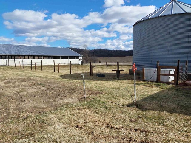 E10056 County C Road, North Freedom, WI 53951