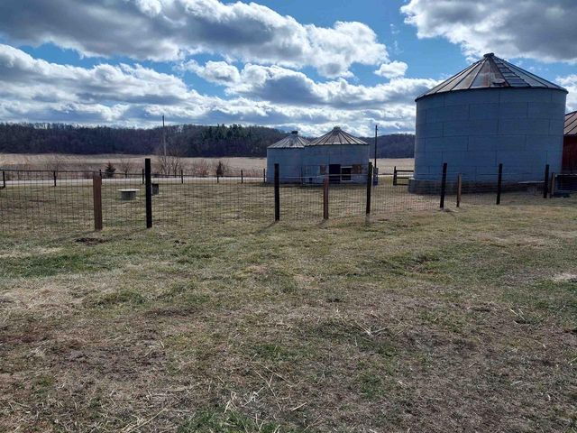 E10056 County C Road, North Freedom, WI 53951