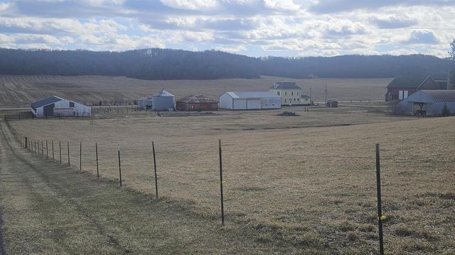 E10056 County C Road, North Freedom, WI 53951