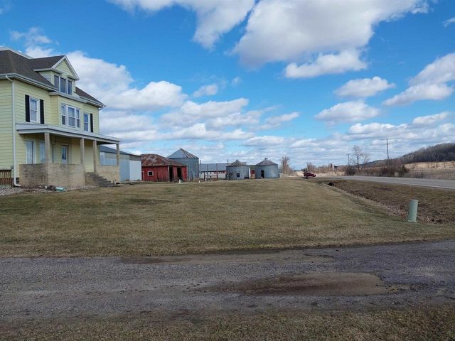 E10056 County C Road, North Freedom, WI 53951