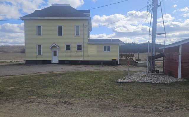 E10056 County C Road, North Freedom, WI 53951