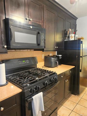 32 Broad Street E 1B, Fleetwood, NY 10552