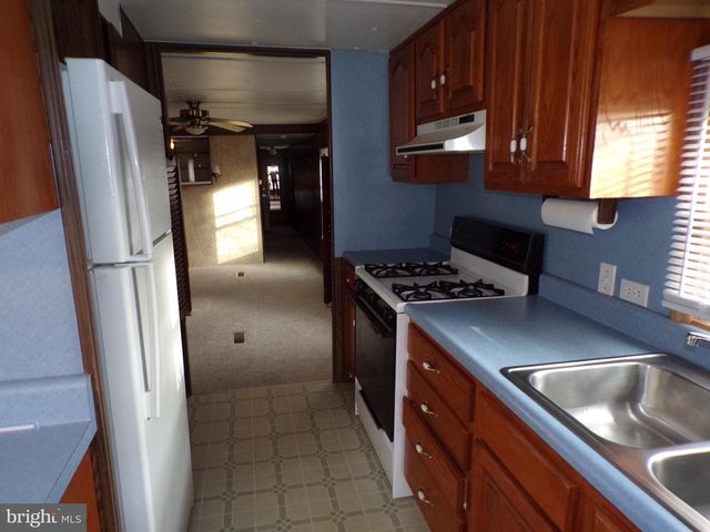 258 S VIEW RD, Fleetwood, PA 19522