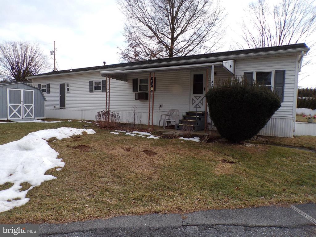 258 S VIEW RD, Fleetwood, PA 19522