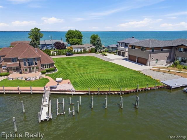 33126 N River Road, Harrison Twp, MI 48045