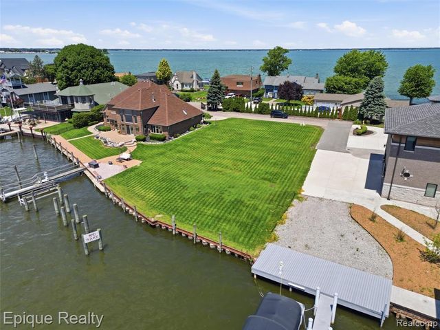 33126 N River Road, Harrison Twp, MI 48045