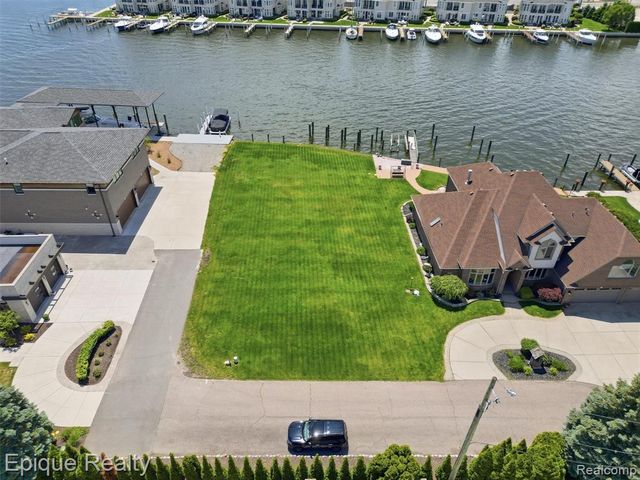 33126 N River Road, Harrison Twp, MI 48045
