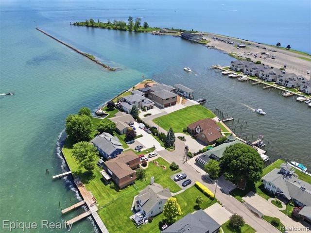 33126 N River Road, Harrison Twp, MI 48045