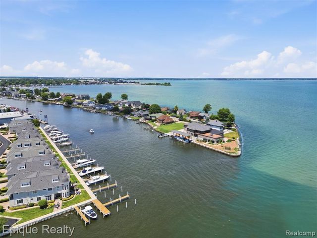 33126 N River Road, Harrison Twp, MI 48045