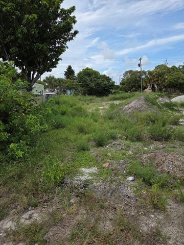 1114 W 28th Street, Riviera Beach, FL 33404