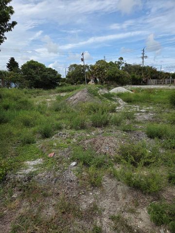 1114 W 28th Street, Riviera Beach, FL 33404