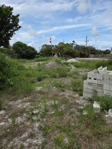 1114 W 28th Street, Riviera Beach, FL 33404