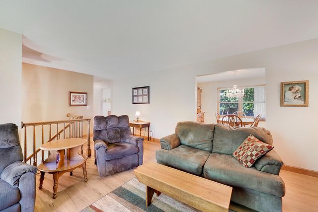 9325 31st Avenue N, New Hope, MN 55427
