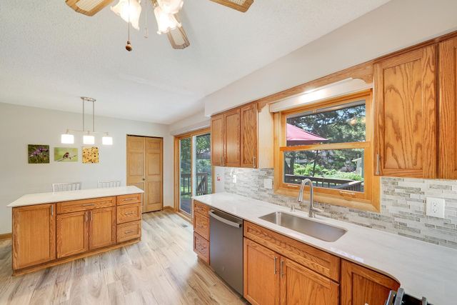 9325 31st Avenue N, New Hope, MN 55427