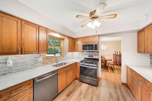 9325 31st Avenue N, New Hope, MN 55427