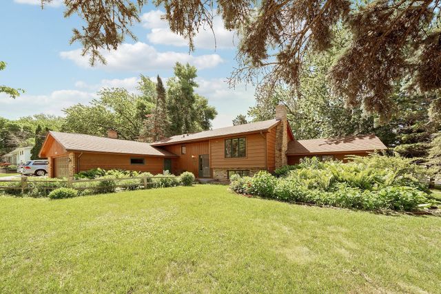 9325 31st Avenue N, New Hope, MN 55427