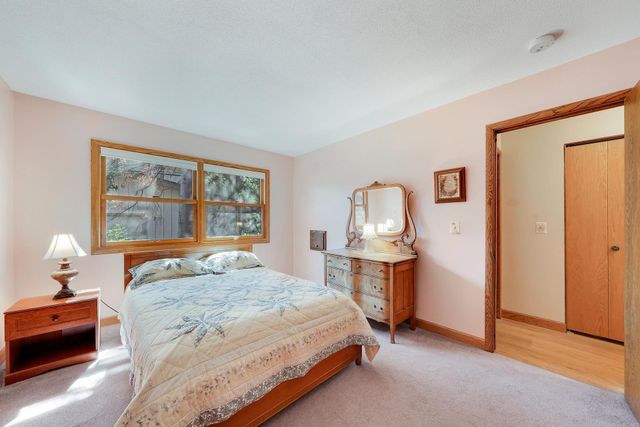 9325 31st Avenue N, New Hope, MN 55427