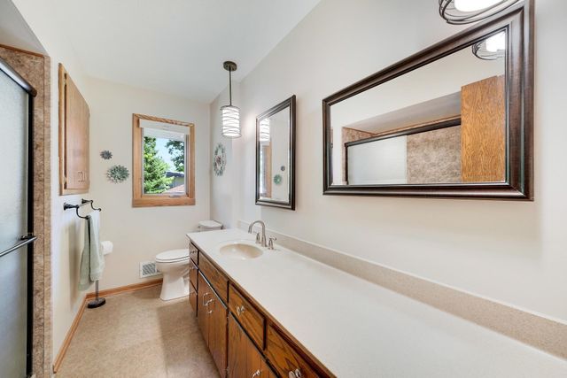 9325 31st Avenue N, New Hope, MN 55427