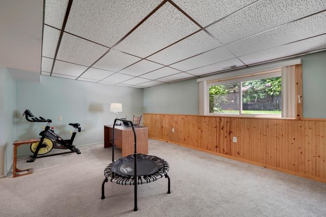 9325 31st Avenue N, New Hope, MN 55427