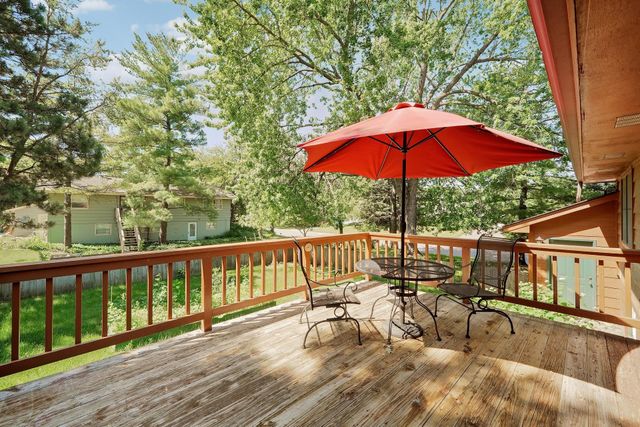 9325 31st Avenue N, New Hope, MN 55427