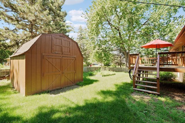 9325 31st Avenue N, New Hope, MN 55427