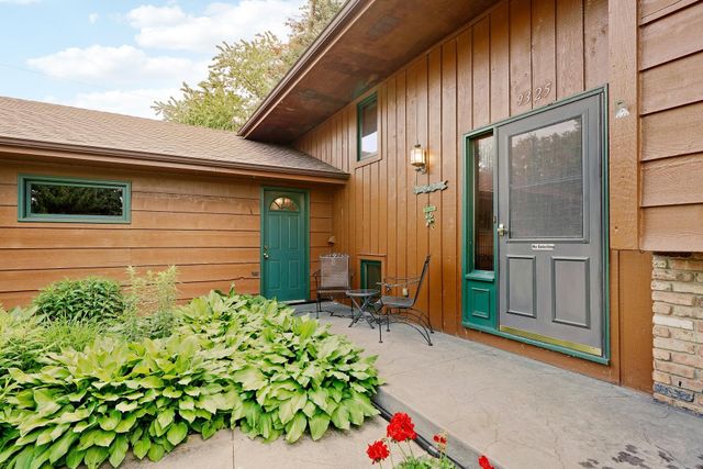 9325 31st Avenue N, New Hope, MN 55427