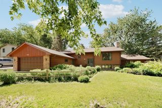 9325 31st Avenue N, New Hope, MN 55427