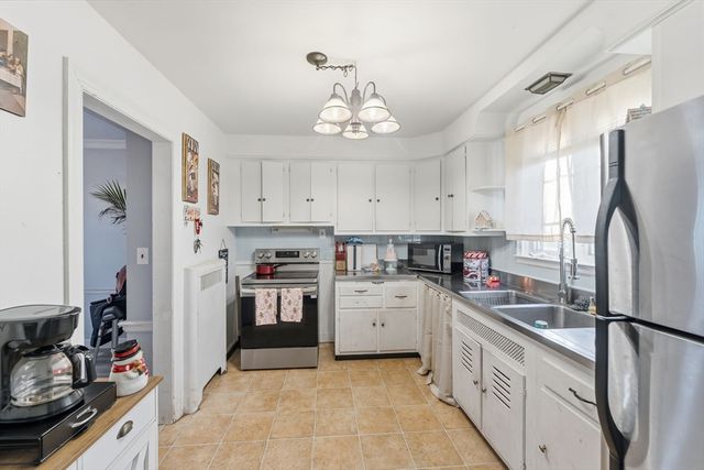 20 Newell Ave, Southbridge, MA 01550